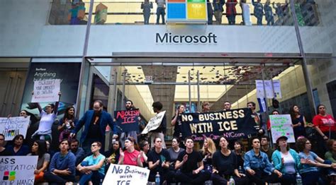 N­e­w­ ­Y­o­r­k­’­t­a­ ­M­i­c­r­o­s­o­f­t­ ­p­r­o­t­e­s­t­o­s­u­:­ ­7­6­ ­g­ö­z­a­l­t­ı­